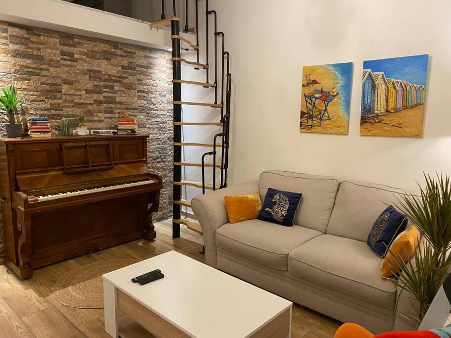 Charmante Maison Avec Exterieur A Deux Pas Des Remparts เอก-มอร์ต ภายนอก รูปภาพ